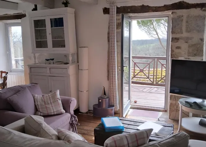 Travers De Pechmeja Orman Evi *