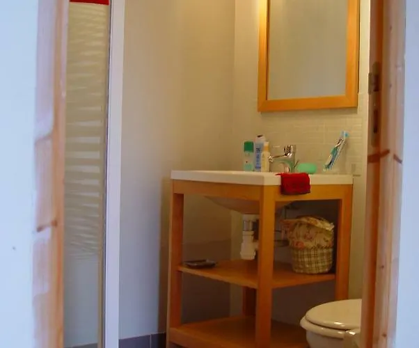 Travers De Pechmeja Orman Evi Lissac et Mouret