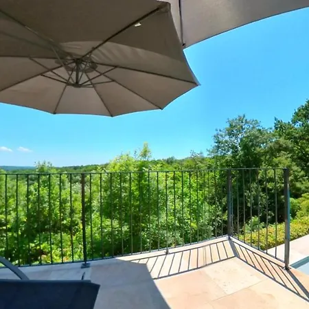 Travers De Pechmeja 롯지