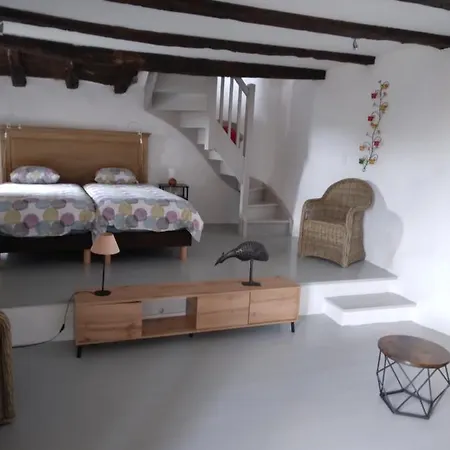 Travers De Pechmeja *