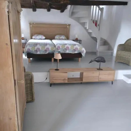 Travers De Pechmeja Gerendaház Lissac et Mouret