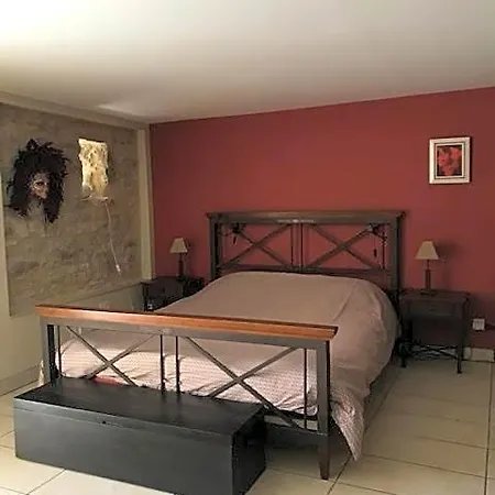 Travers De Pechmeja