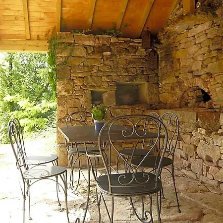 Travers De Pechmeja Lodge