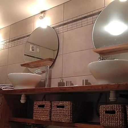 Travers De Pechmeja Lodge *