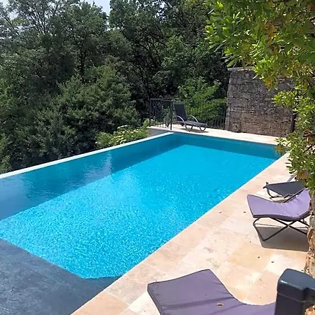 Travers De Pechmeja Lodge